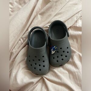 lightly used crocs